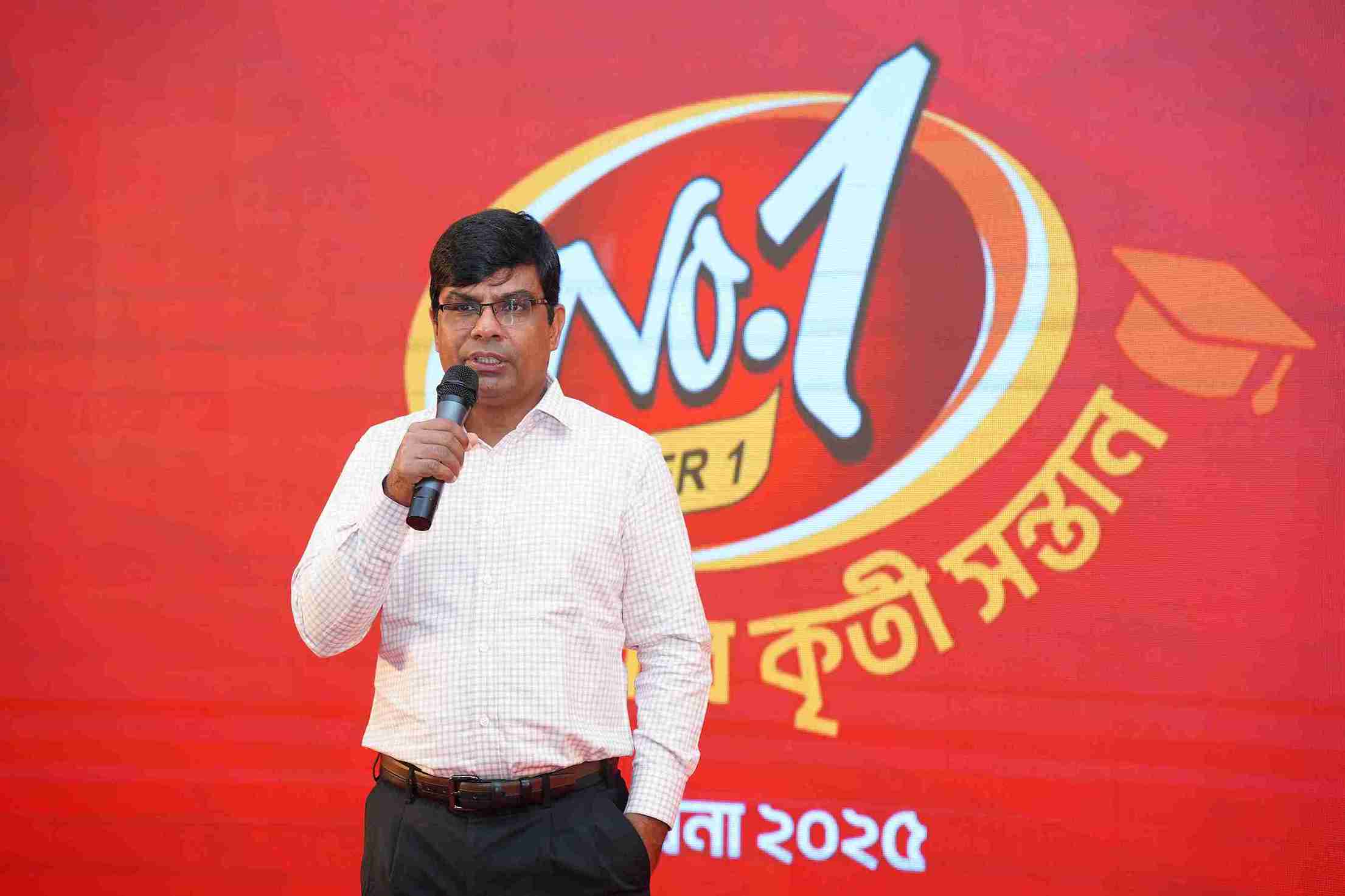 কৃতী শিক্ষার্থীদের অভিভাবকদের সংবর্ধনা